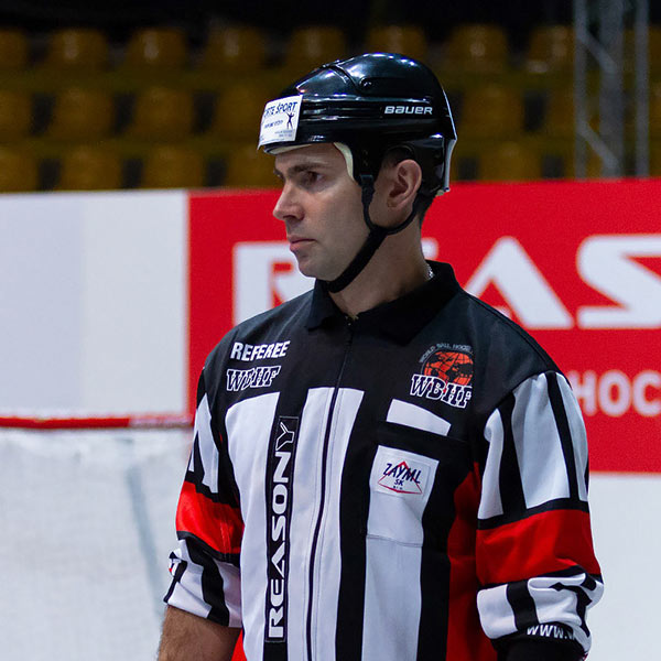 Ball hockey referee